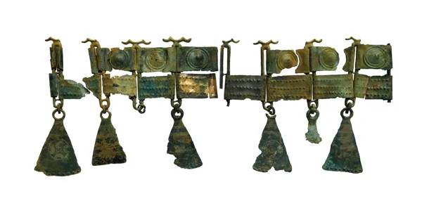 La ceinture articulée en bronze du Bois de Moussu à Sébrazac : une parure féminine exceptionnelle