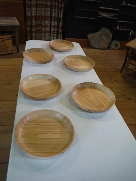 assiettes en frêne, 