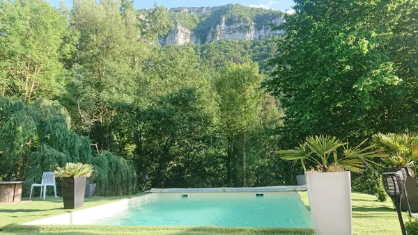 piscine avec vue panoramique sur les Gorges du Tarn gite Dandelion location villa d'exception 5 étoiles en Aveyron, Dandelion gite spa Mostuéjouls Aveyron