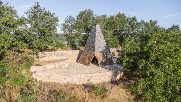 Sous les Lauzes - Oeuvre d'art refuge