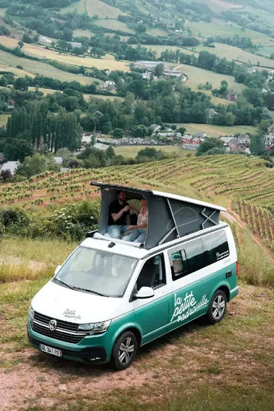 La van-life en Aveyron avec la petite vadrouille