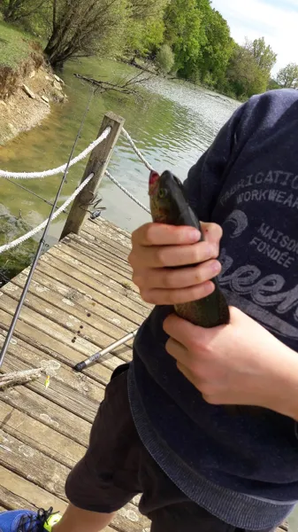 Pêcheur au lac de Bannac