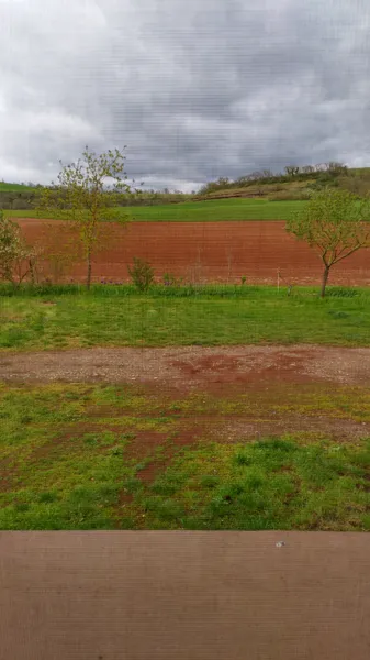 la vue depuis une des fenêtres de la chambre