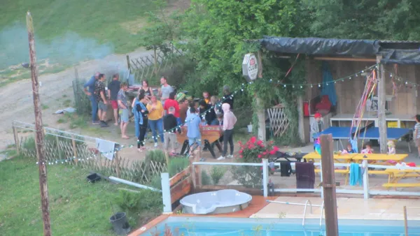 barbecue, ping pong, babyfoot, piscine, jacuzzi ...
