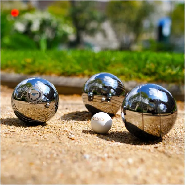Concours de pétanque à Cruéjouls