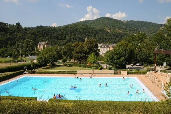 La piscine municipale d'Entraygues sur Truyère