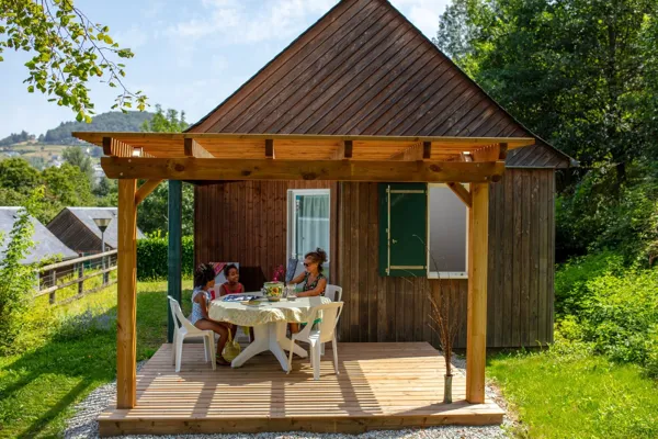 Terrasse Chalet du Bastié 12 140 Entraygues sur Truyère