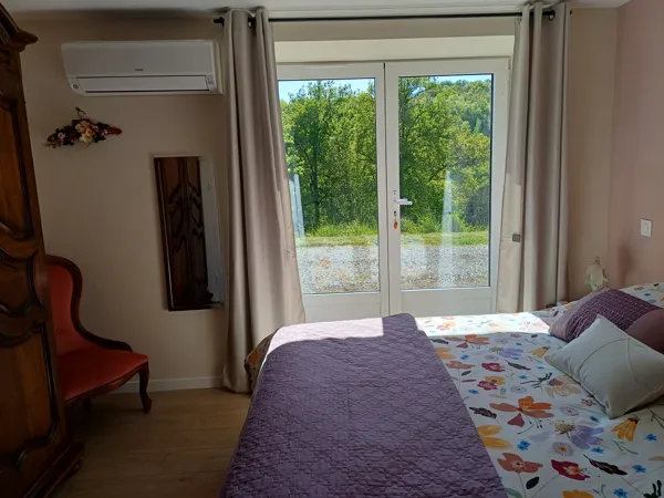 Gîte Les Sentiers d'Honorine : chambre à coucher